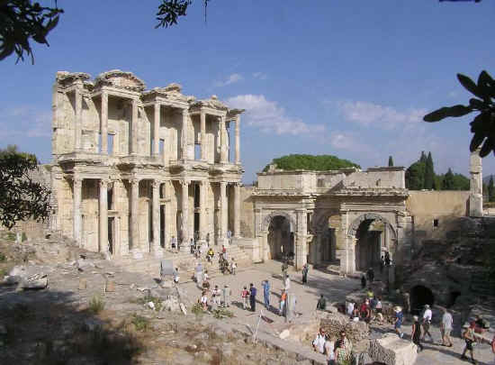 Library-Ephasus.JPG (71596 bytes)