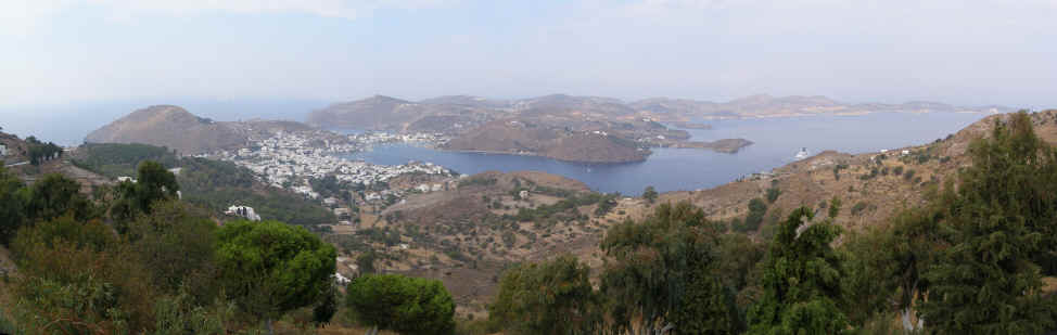 Patmos-panorama1.jpg (1280577 bytes)