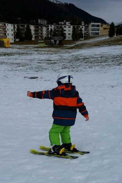 Liam ski 4.JPG (65016 Byte)